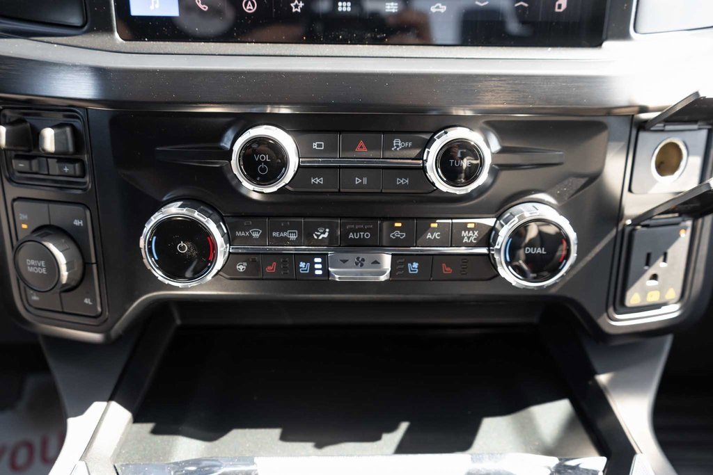 New 2025 Ford F350 Lariat w/ Chrome Package image 18