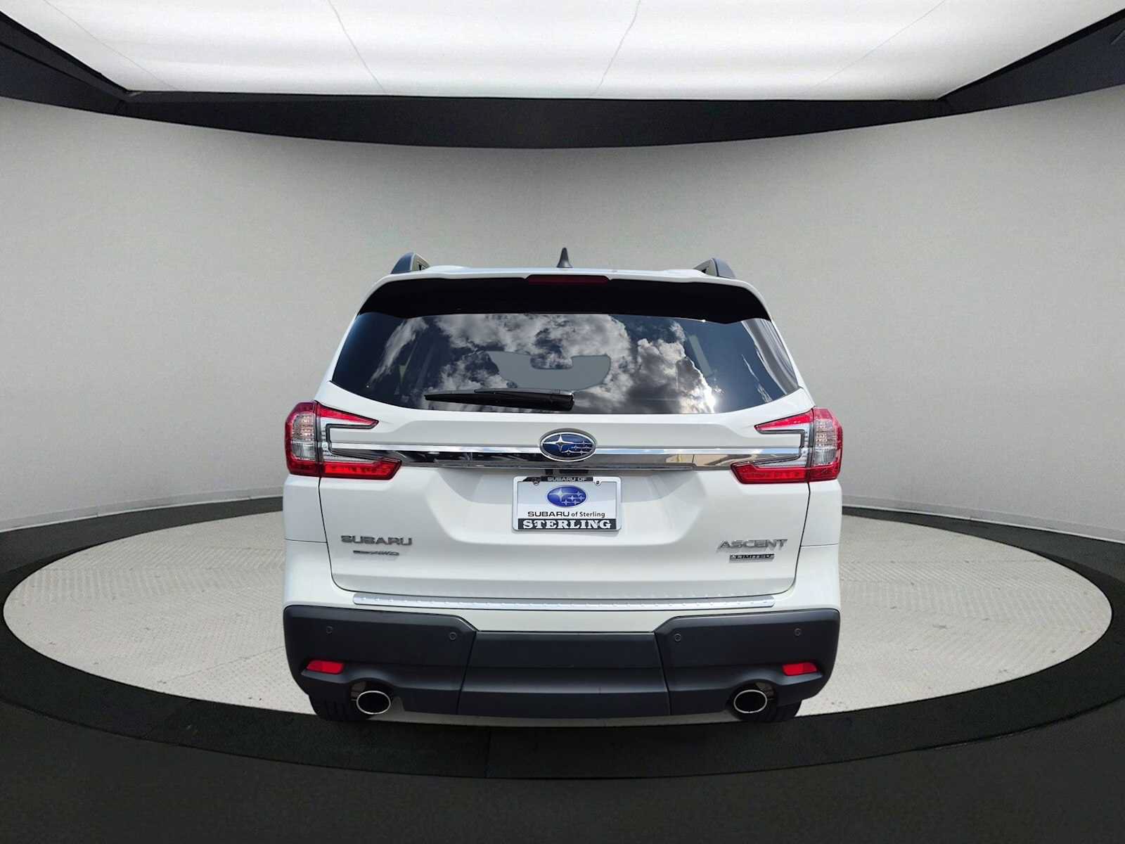 Used 2023 Subaru Ascent Limited w/ Technology Package AWD/4WD image 7