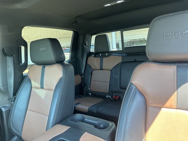 Used 2019 Chevrolet Silverado 1500 High Country w/ Technology Package AWD/4WD image 34