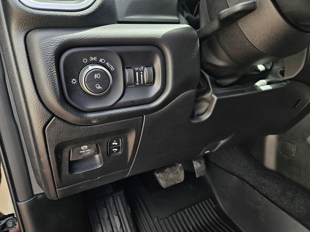 New 2026 RAM 1500 4x4 Crew Cab image 14