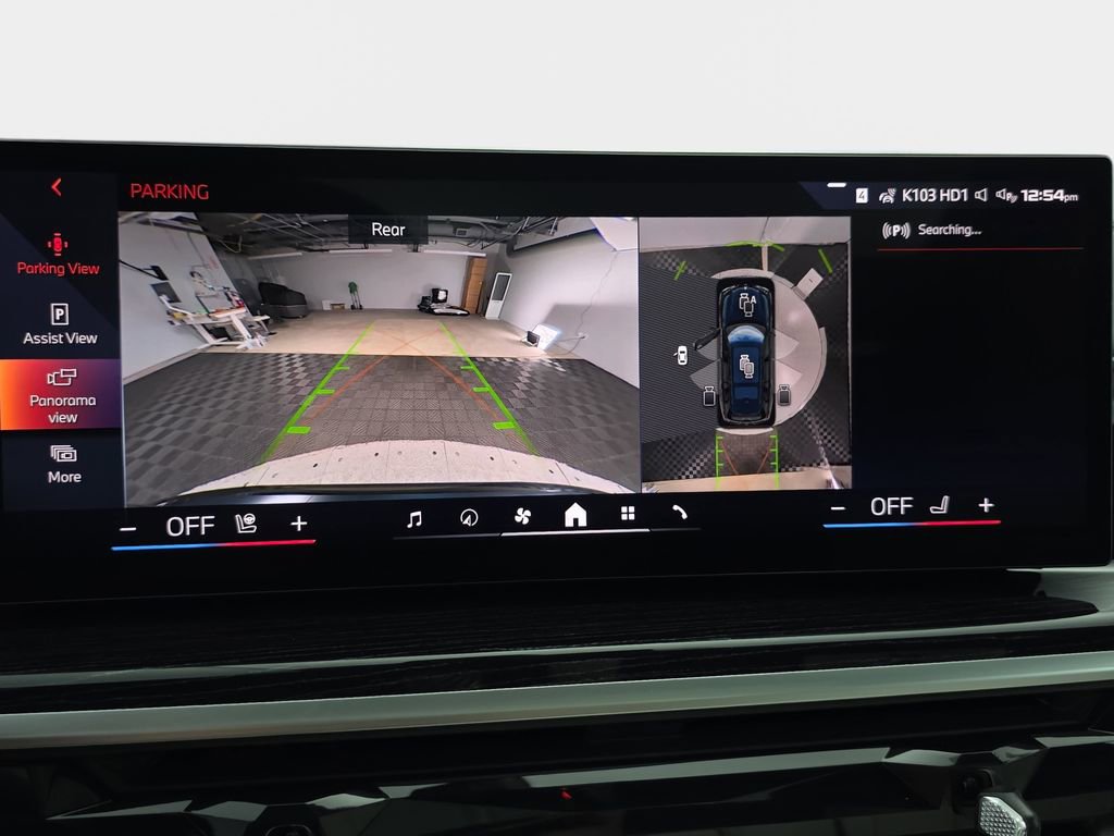 New 2026 BMW X7 M60i image 23