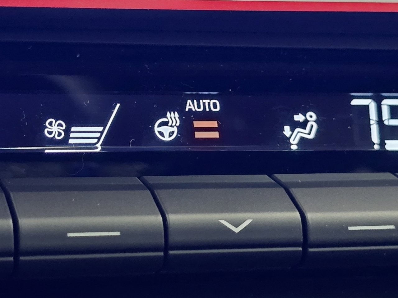 New 2026 Toyota Camry Hybrid FWD image 30