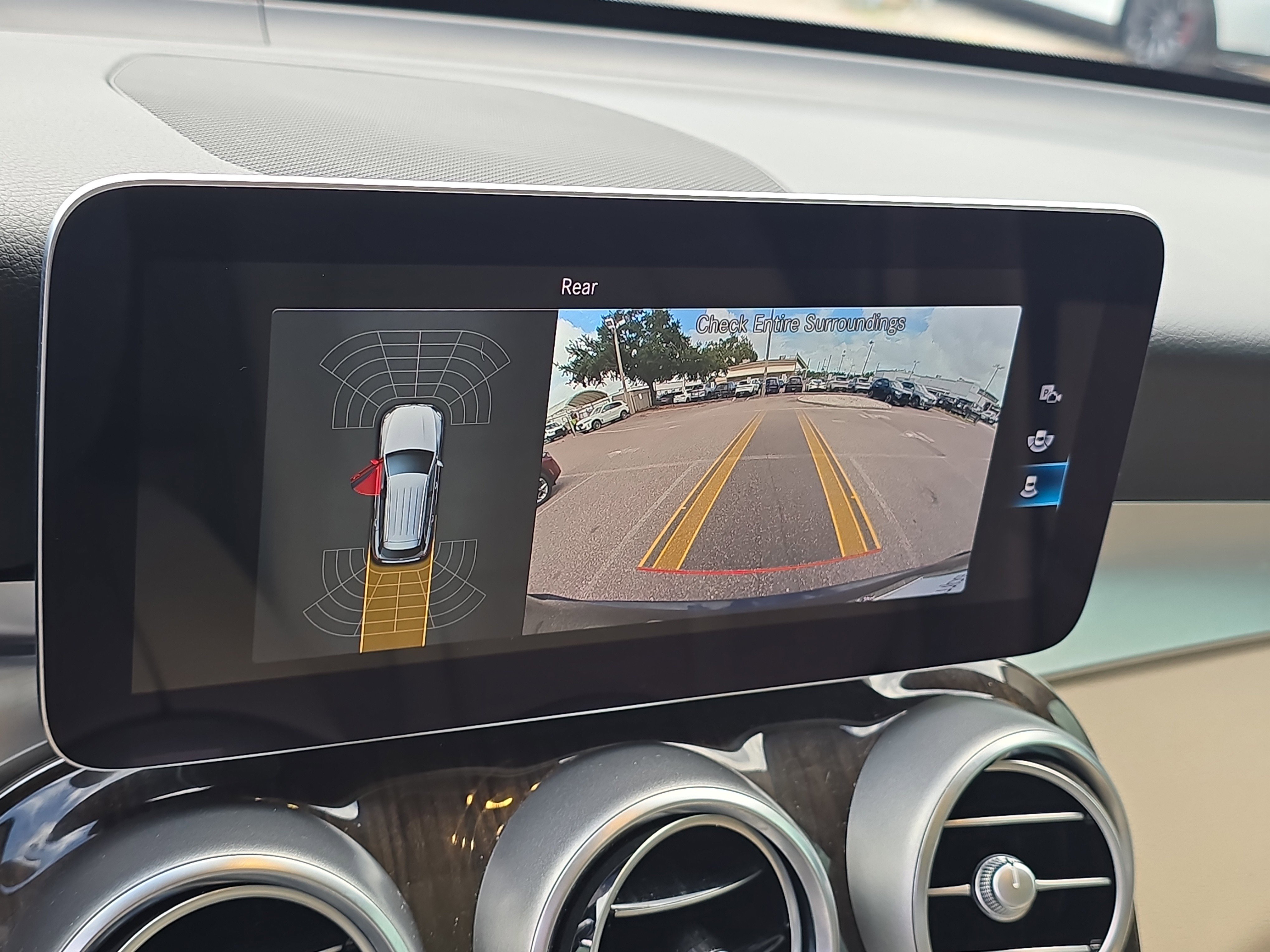 Used 2021 Mercedes-Benz GLC 300 image 25