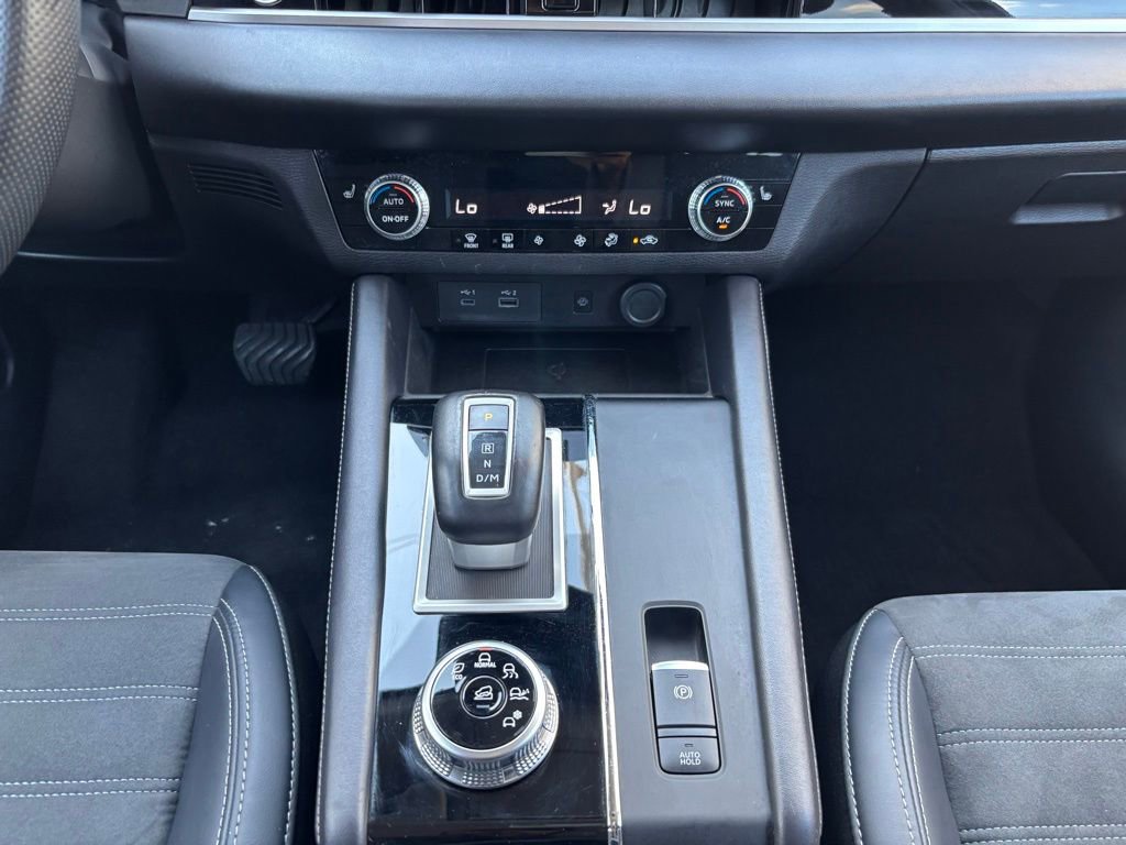 Used 2024 Mitsubishi Outlander SE image 28