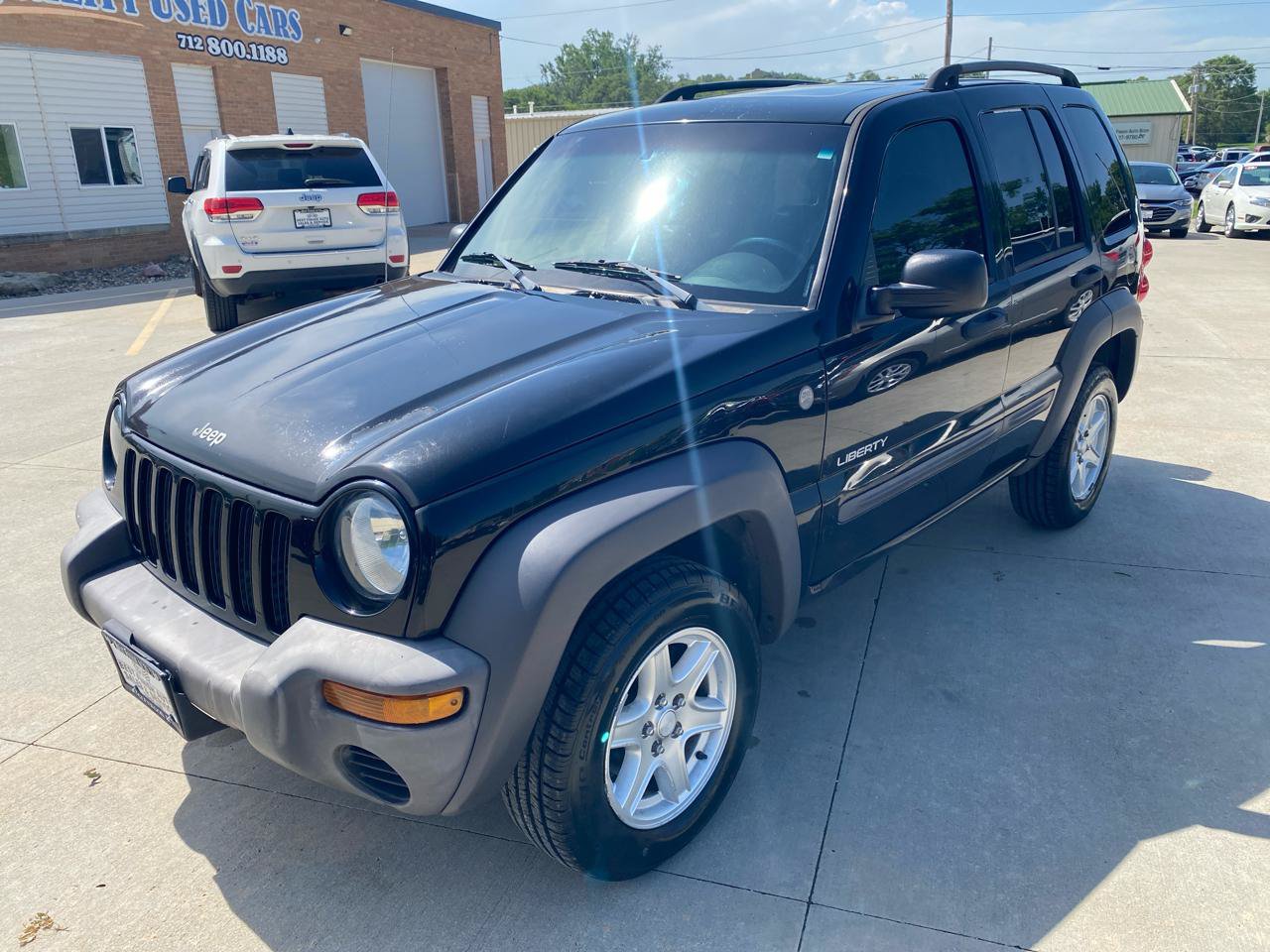 Used 2004 Jeep Liberty Sport w/ PWR Convenience Group AWD/4WD image 2