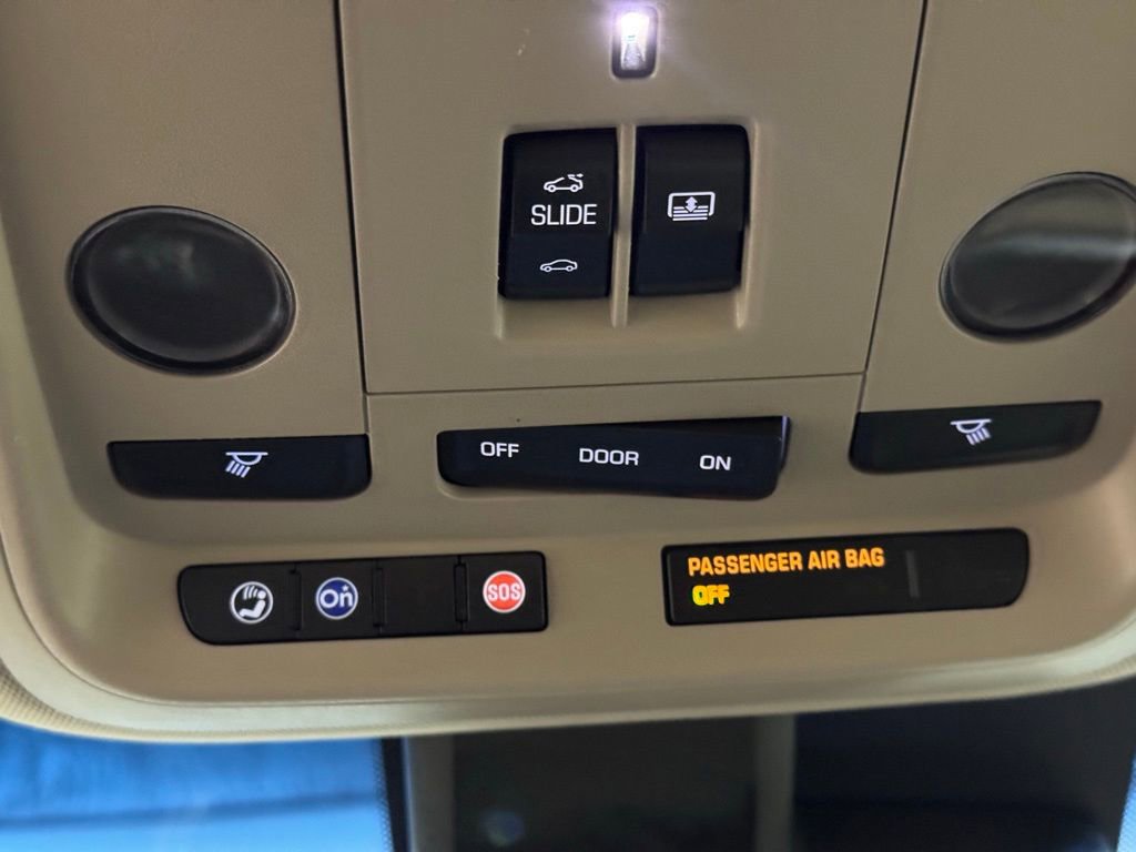 Used 2013 Cadillac XTS Luxury w/ Driver Awareness Package image 32