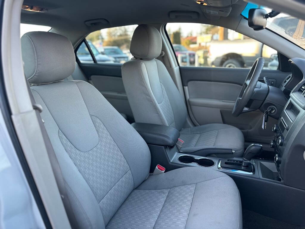 Used 2012 Ford Fusion SE image 25