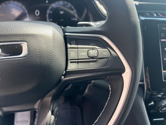 New 2026 Jeep Grand Cherokee Laredo X AWD/4WD image 12