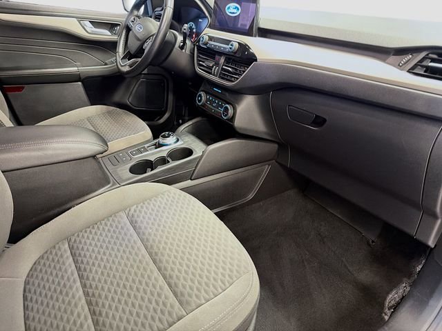 Used 2021 Ford Escape SE w/ Cold Weather Package image 24