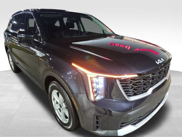 Used 2025 Kia Sorento LX image 15