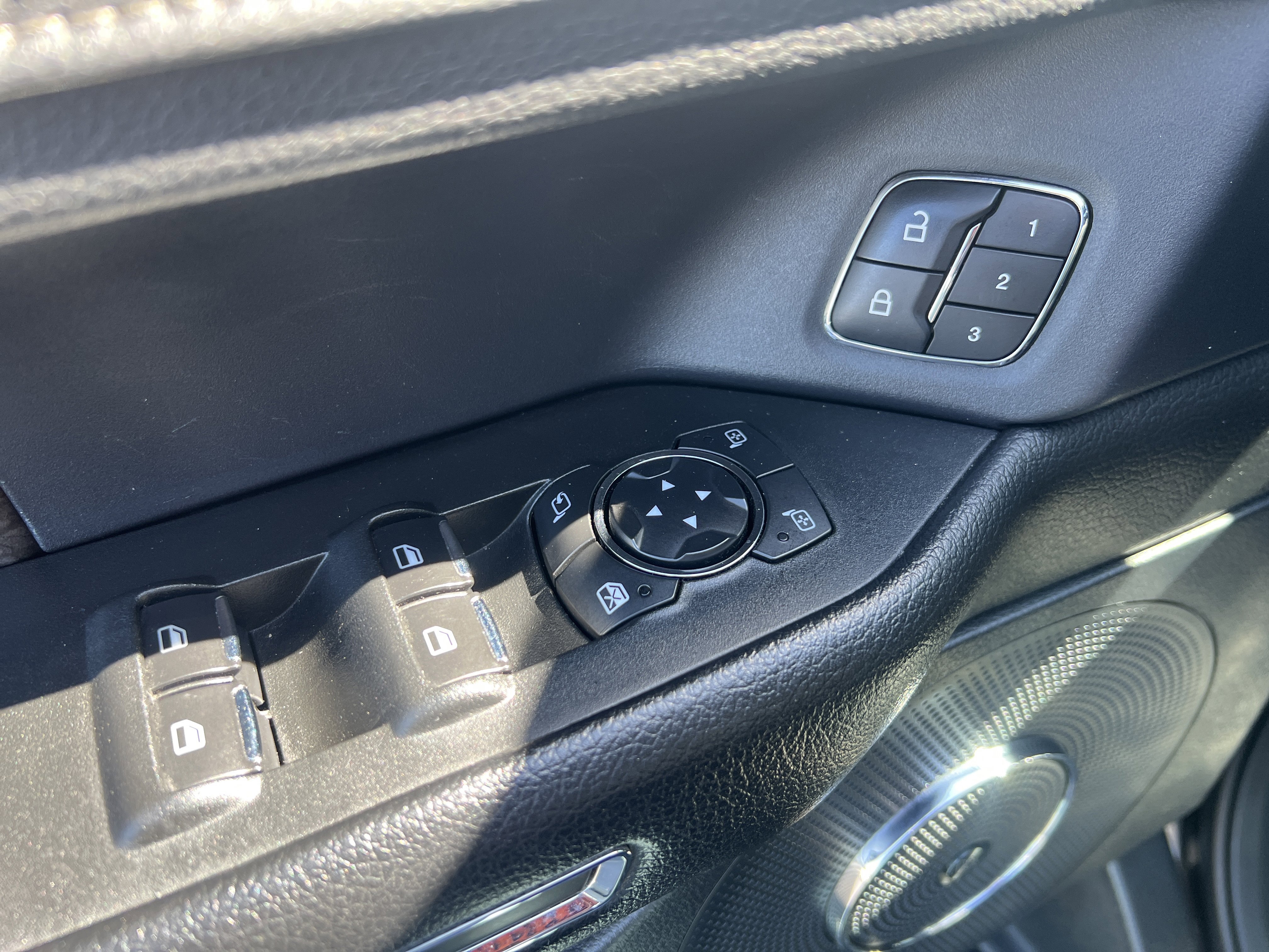 Used 2019 Ford Expedition Limited w/ Equipment Group 302A AWD/4WD image 12