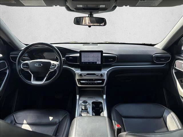 Used 2022 Ford Explorer XLT w/ Equipment Group 202A image 19