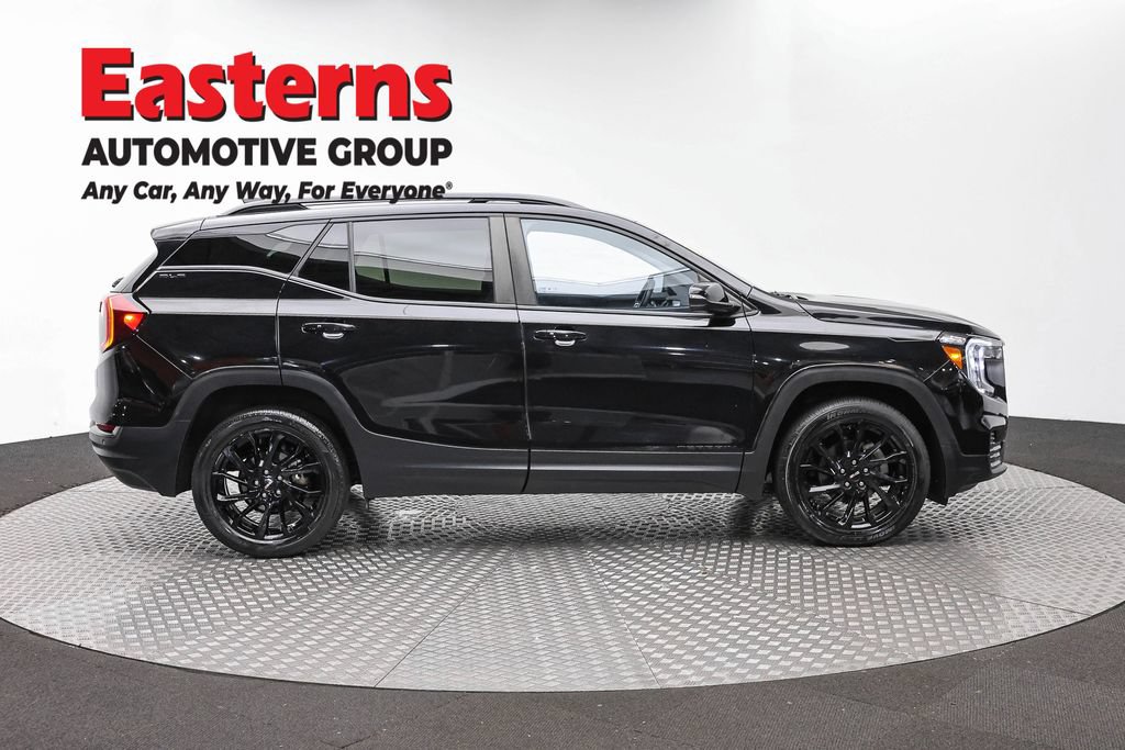 Used 2023 GMC Terrain SLE w/ Driver Convenience Package AWD/4WD image 4