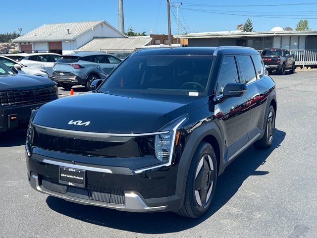 Certified 2026 Kia EV9 Wind AWD/4WD image 3
