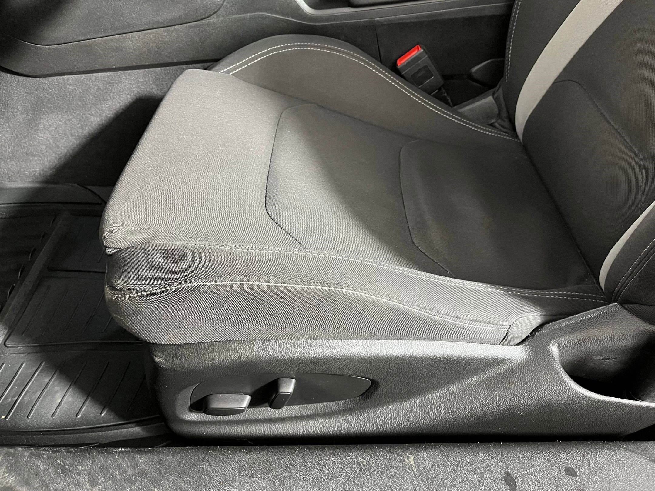 Used 2023 Chevrolet Camaro LT image 11