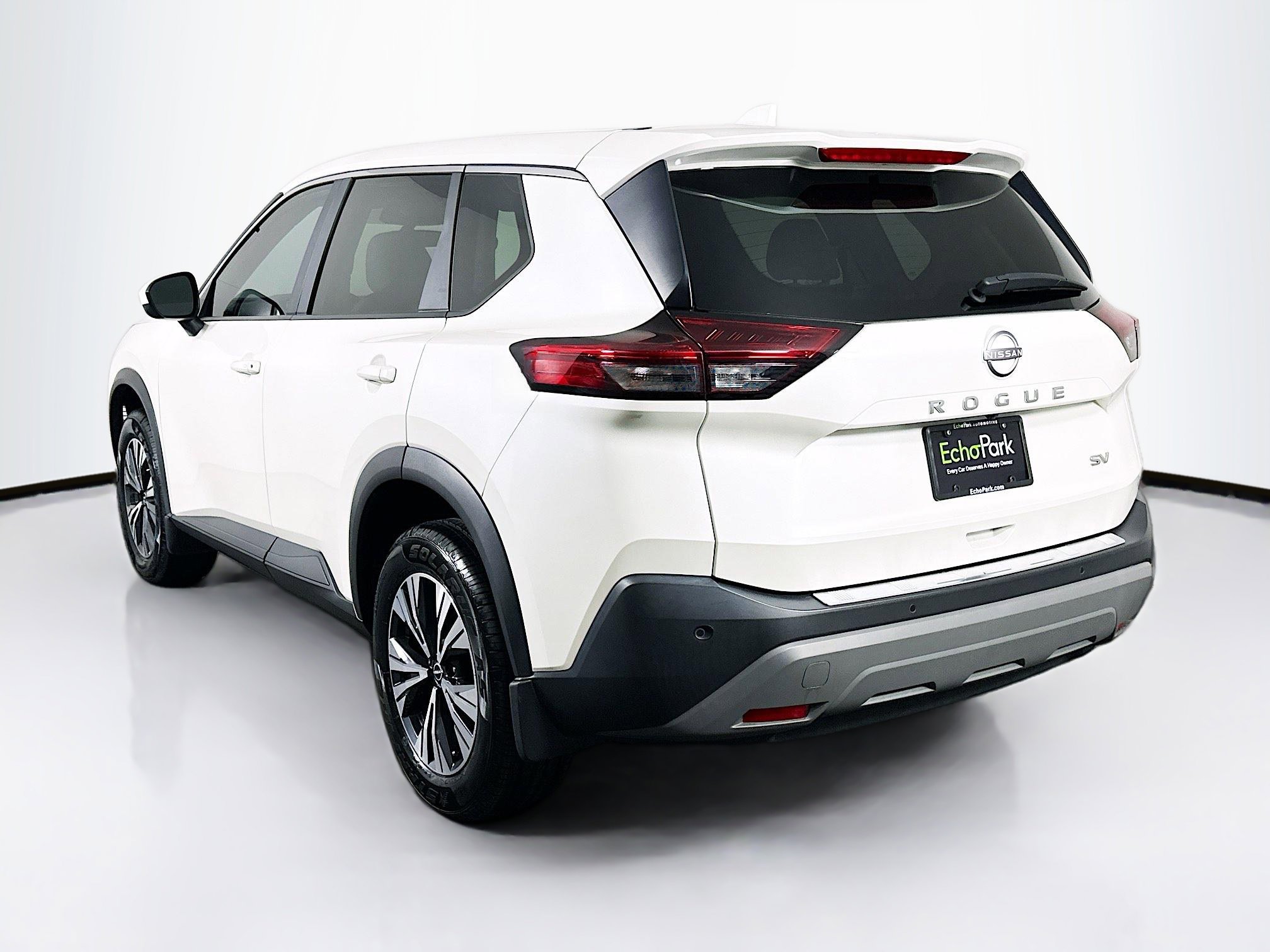 Used 2023 Nissan Rogue SV image 5