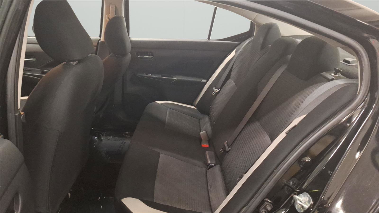 Used 2022 Nissan Versa SV w/ Trunk Package image 11