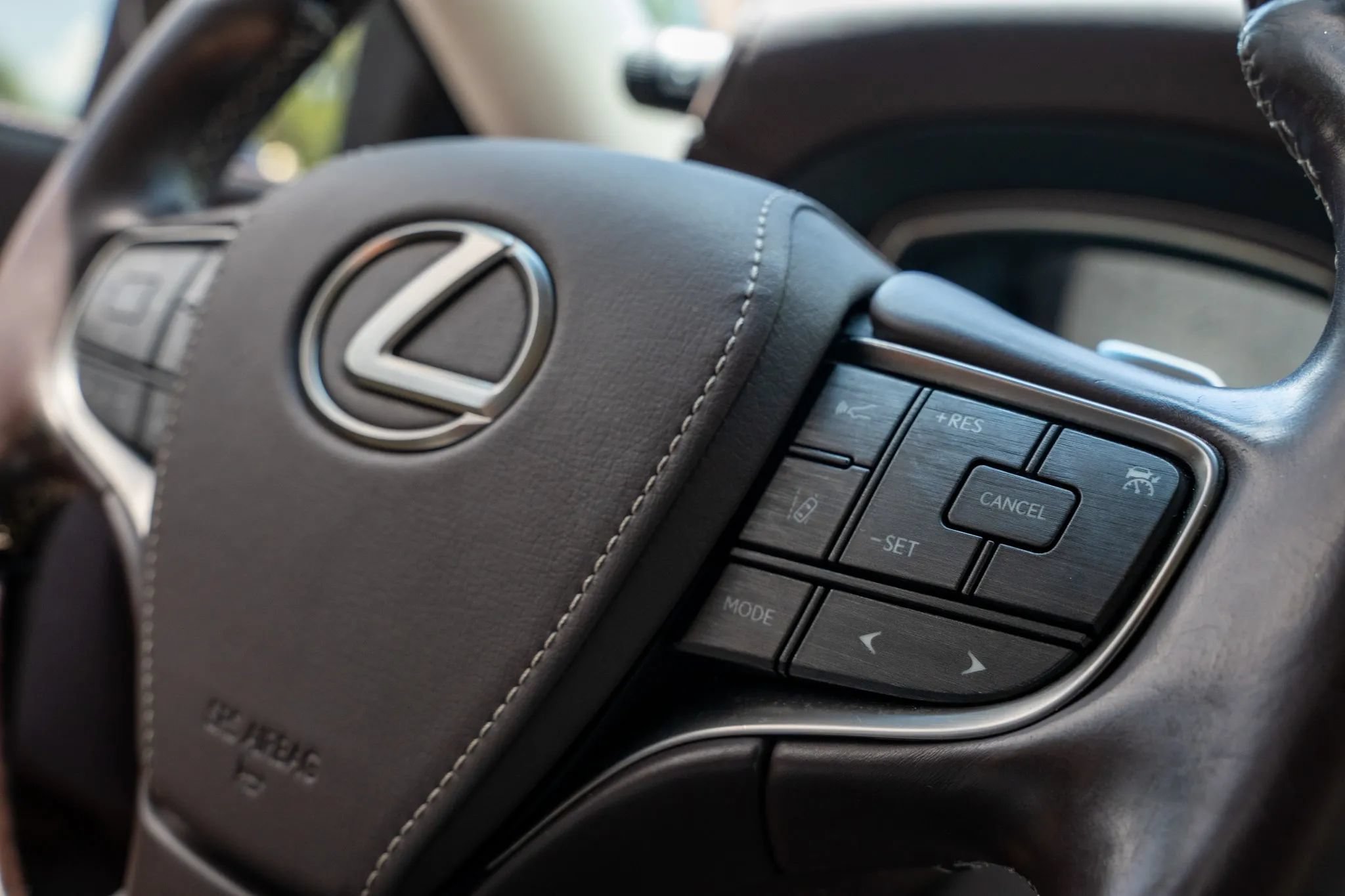 Used 2018 Lexus LS 500 w/ Interior Upgrade Package RWD image 25