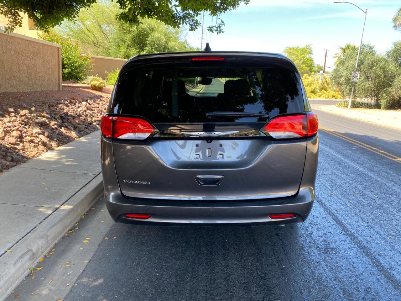 Used 2023 Chrysler Voyager LX FWD image 11
