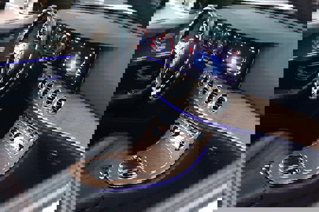 Certified 2022 Mercedes-Benz E 350 4MATIC Sedan image 23