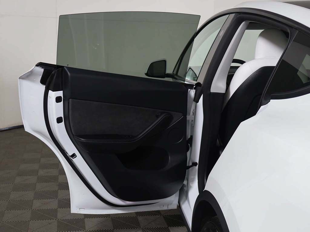 Used 2023 Tesla Model Y Performance AWD/4WD image 23
