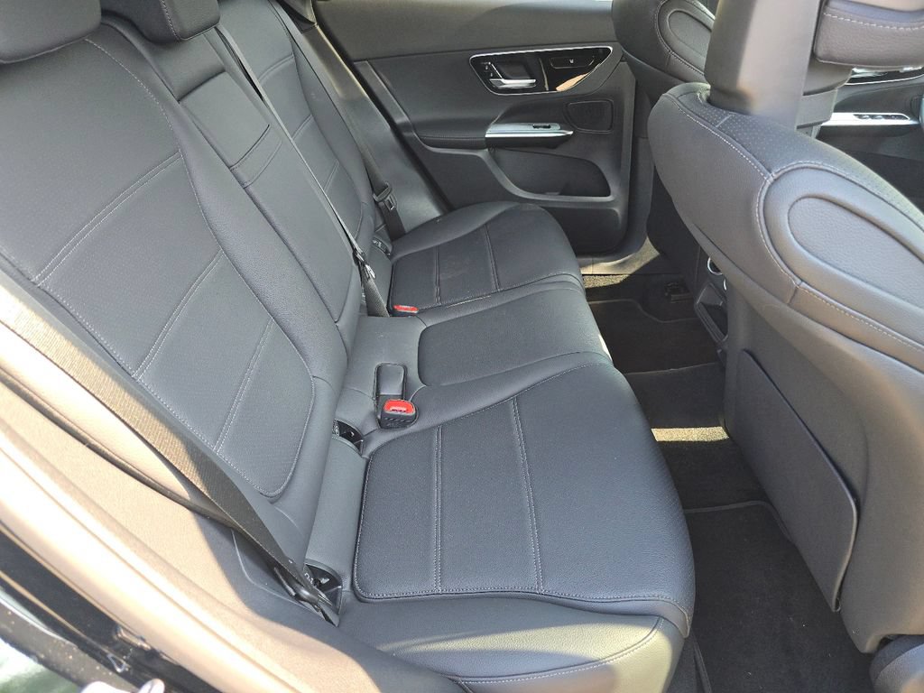 Used 2026 Mercedes-Benz GLC 300 4MATIC image 21
