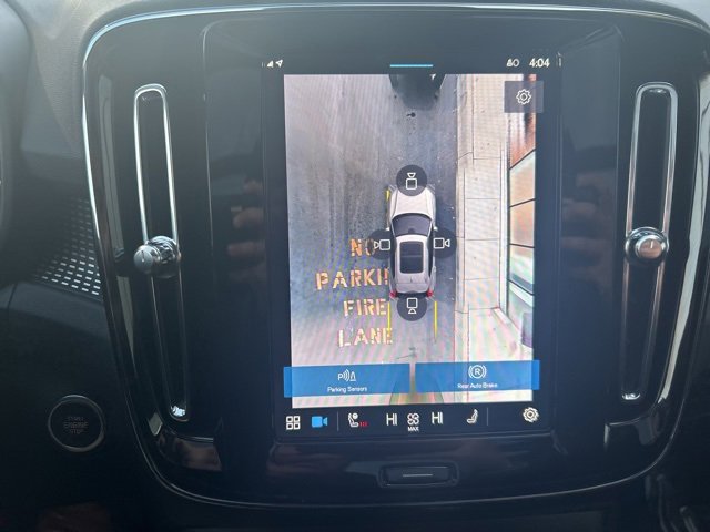 Certified 2025 Volvo XC40 B5 Plus image 22