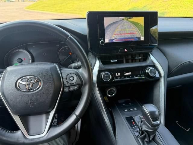 Used 2024 Toyota Venza LE AWD/4WD image 9