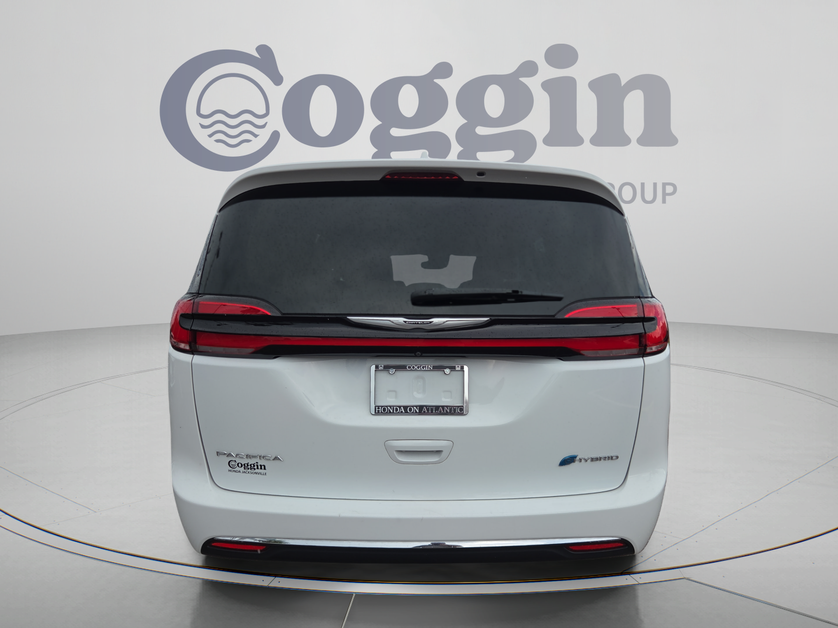 Used 2022 Chrysler Pacifica Touring-L FWD image 4