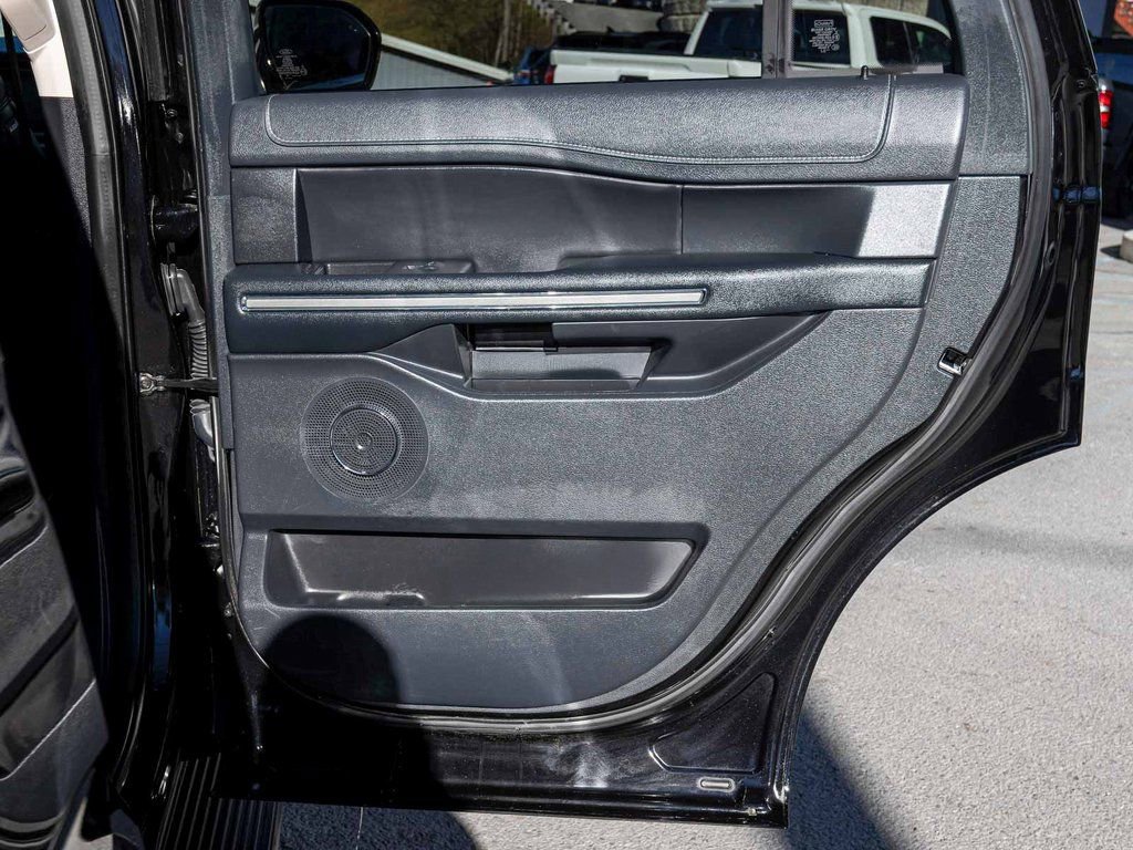 Used 2024 Ford Expedition XLT image 10