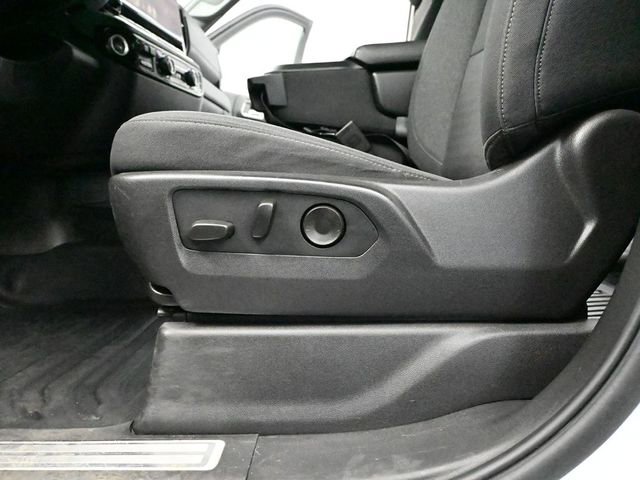 Used 2024 Chevrolet Silverado 3500 LT image 25