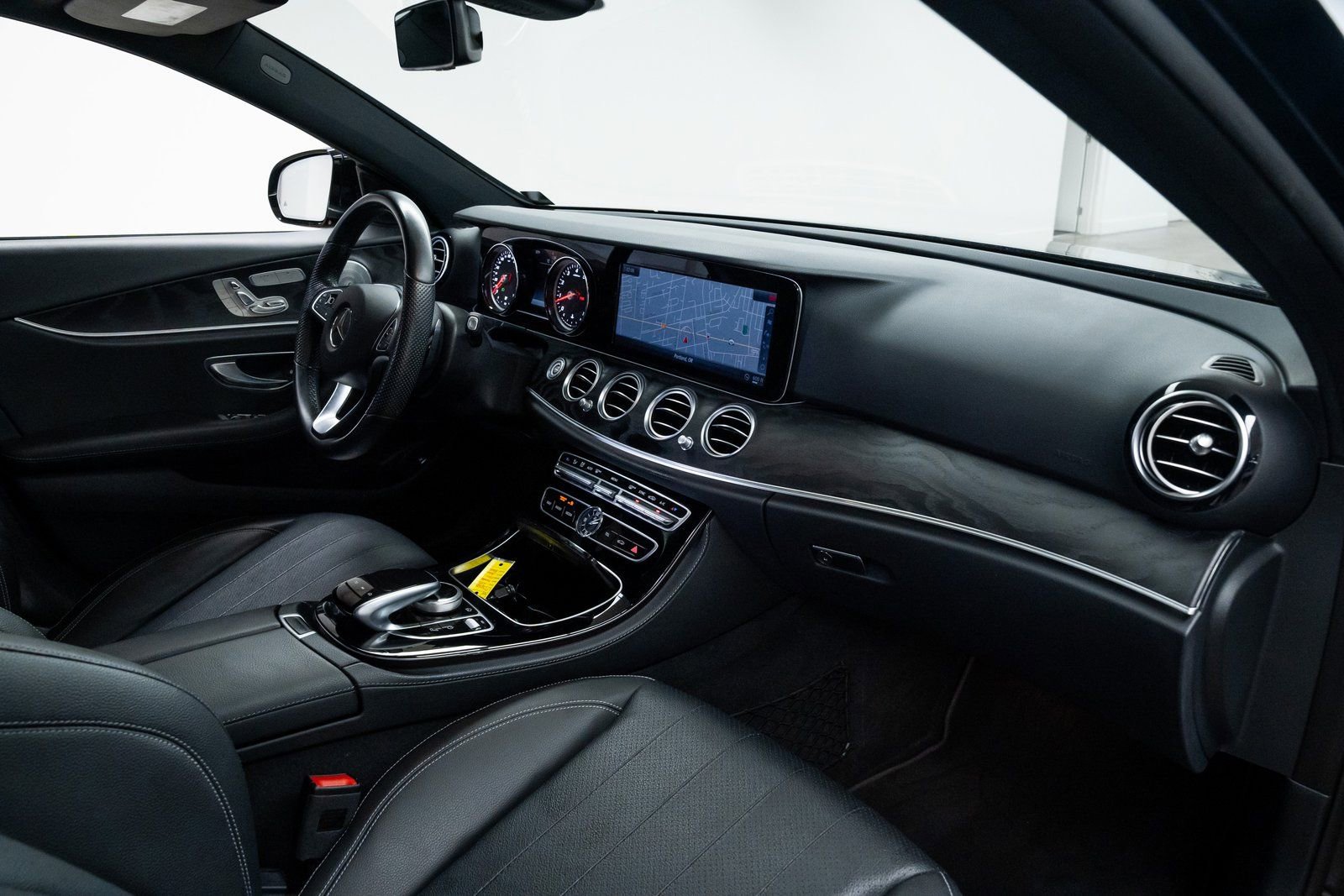 Used 2017 Mercedes-Benz E 400 E 400 image 26