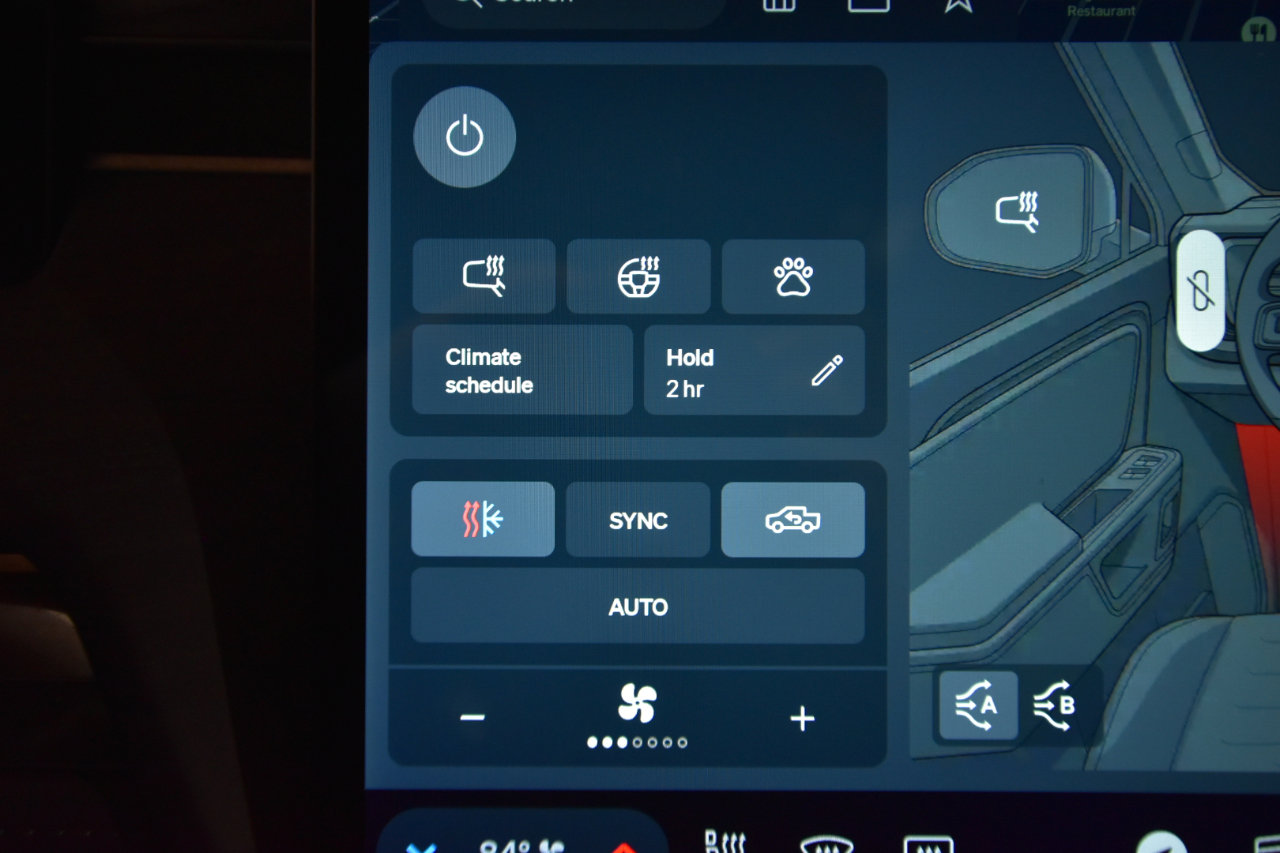 Used 2022 Rivian R1T Adventure image 28