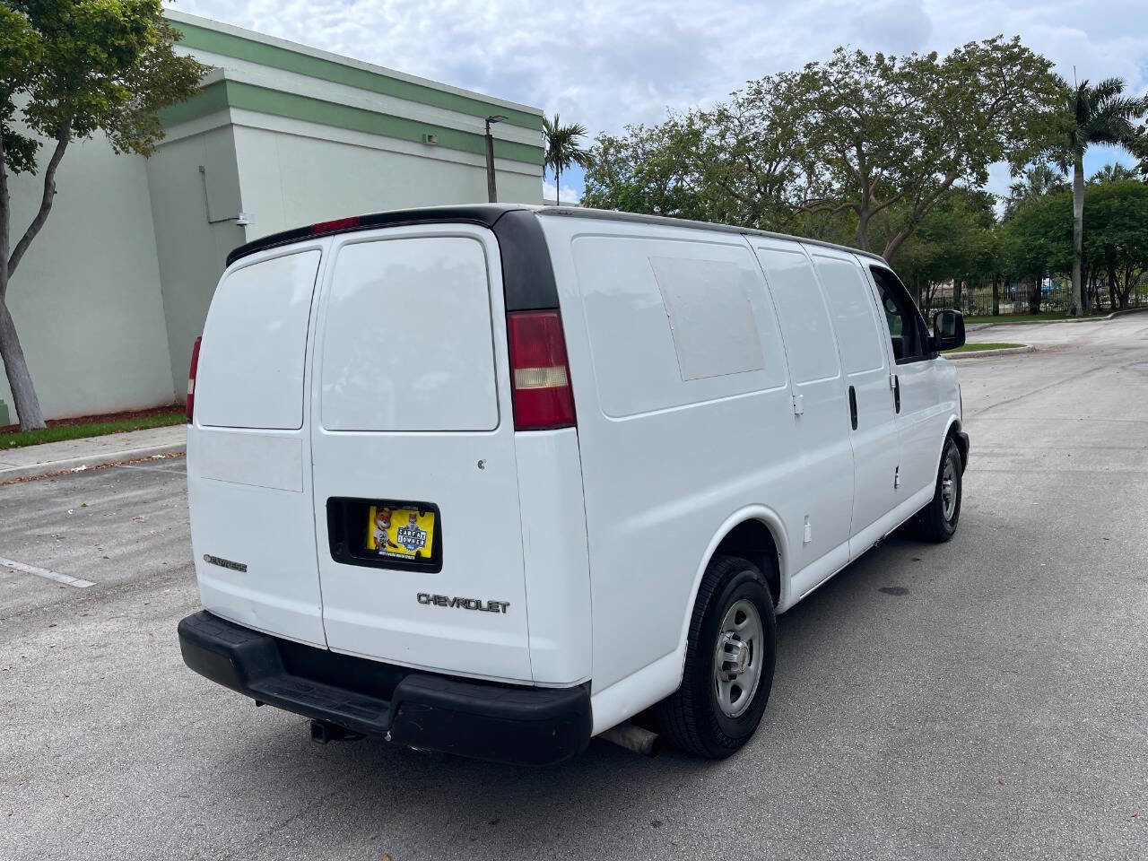 Used 2004 Chevrolet Express 1500 RWD image 9