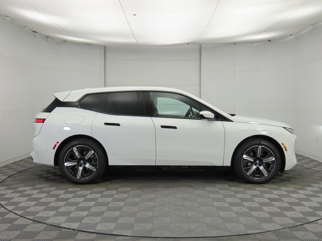 Used 2026 BMW iX xDrive45 AWD/4WD image 5