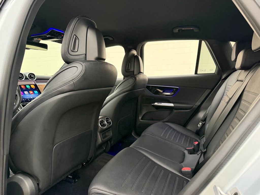 Used 2025 Mercedes-Benz GLC 300 4MATIC image 31