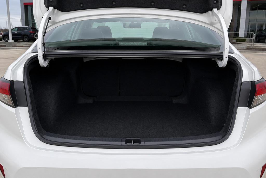 Used 2024 Toyota Corolla SE FWD image 5