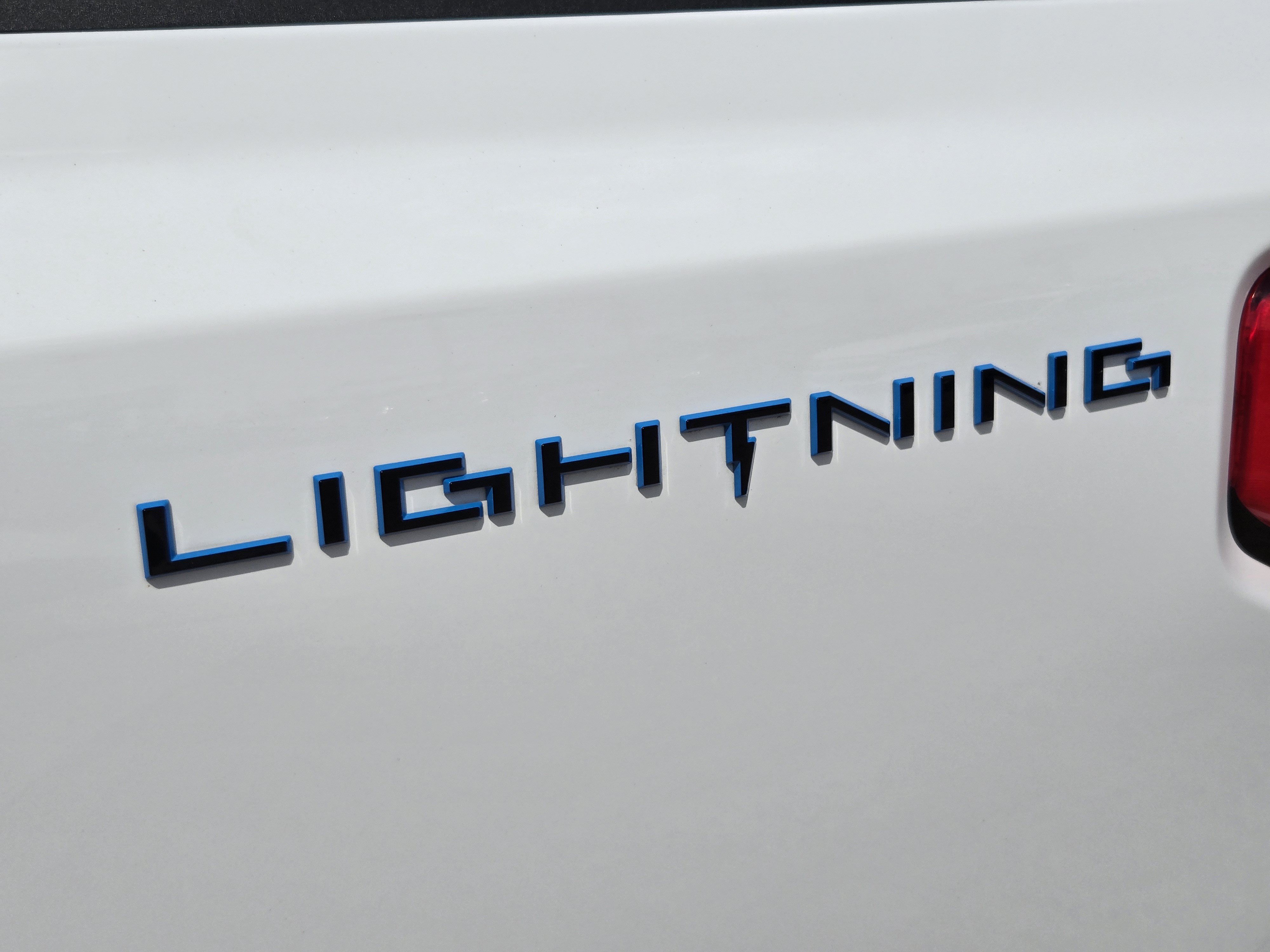 Used 2024 Ford F150 Lightning Flash AWD/4WD image 8