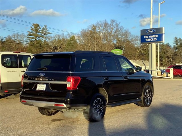 Used 2024 Ford Expedition XLT image 3