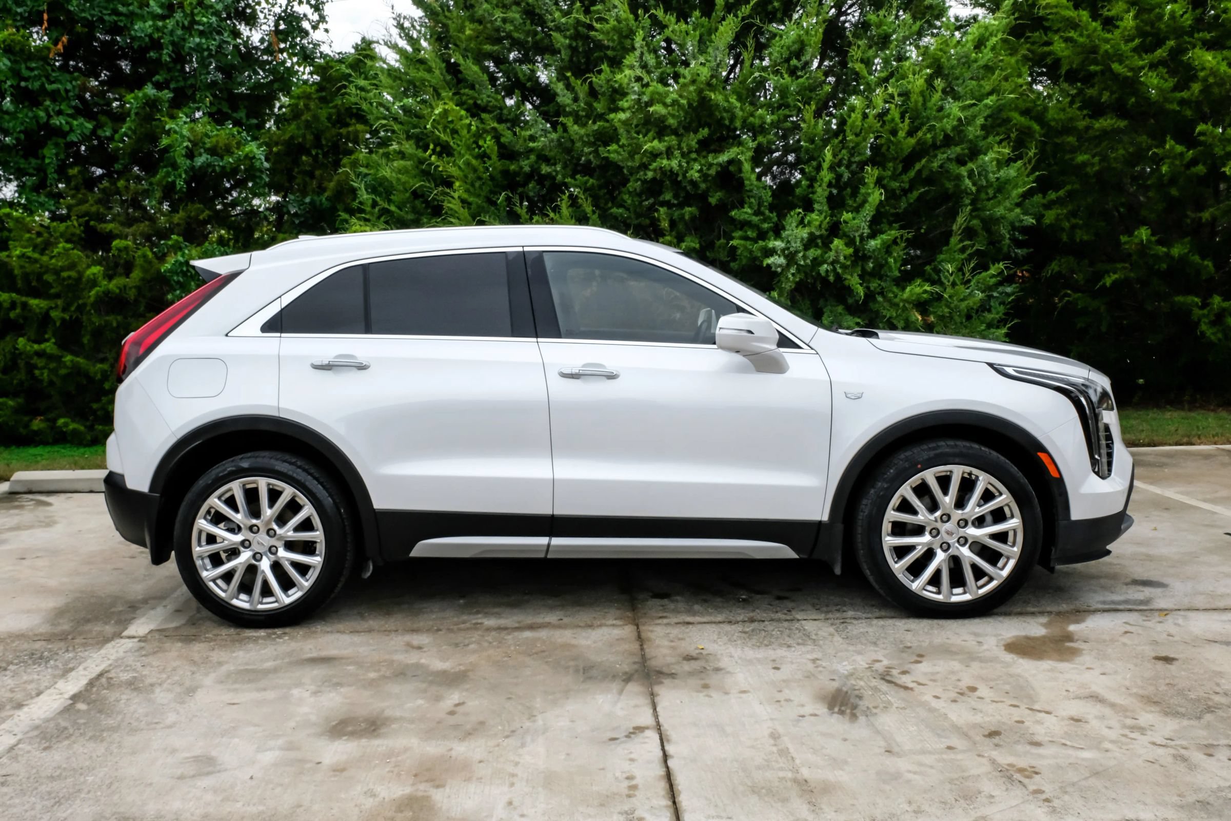 Used 2019 Cadillac XT4 Premium Luxury w/ Technology Package AWD/4WD image 8