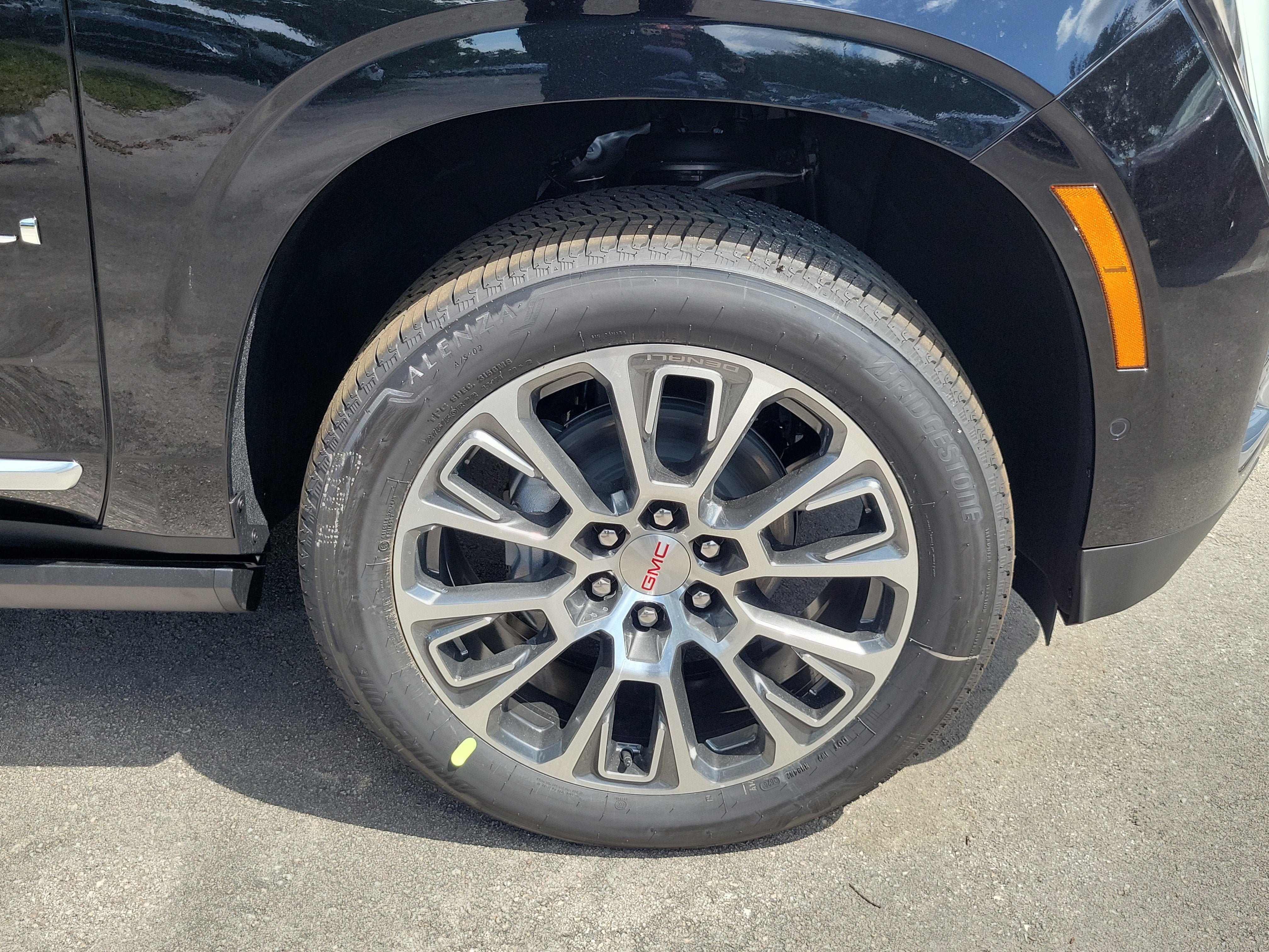 New 2026 GMC Yukon XL Denali AWD/4WD image 4
