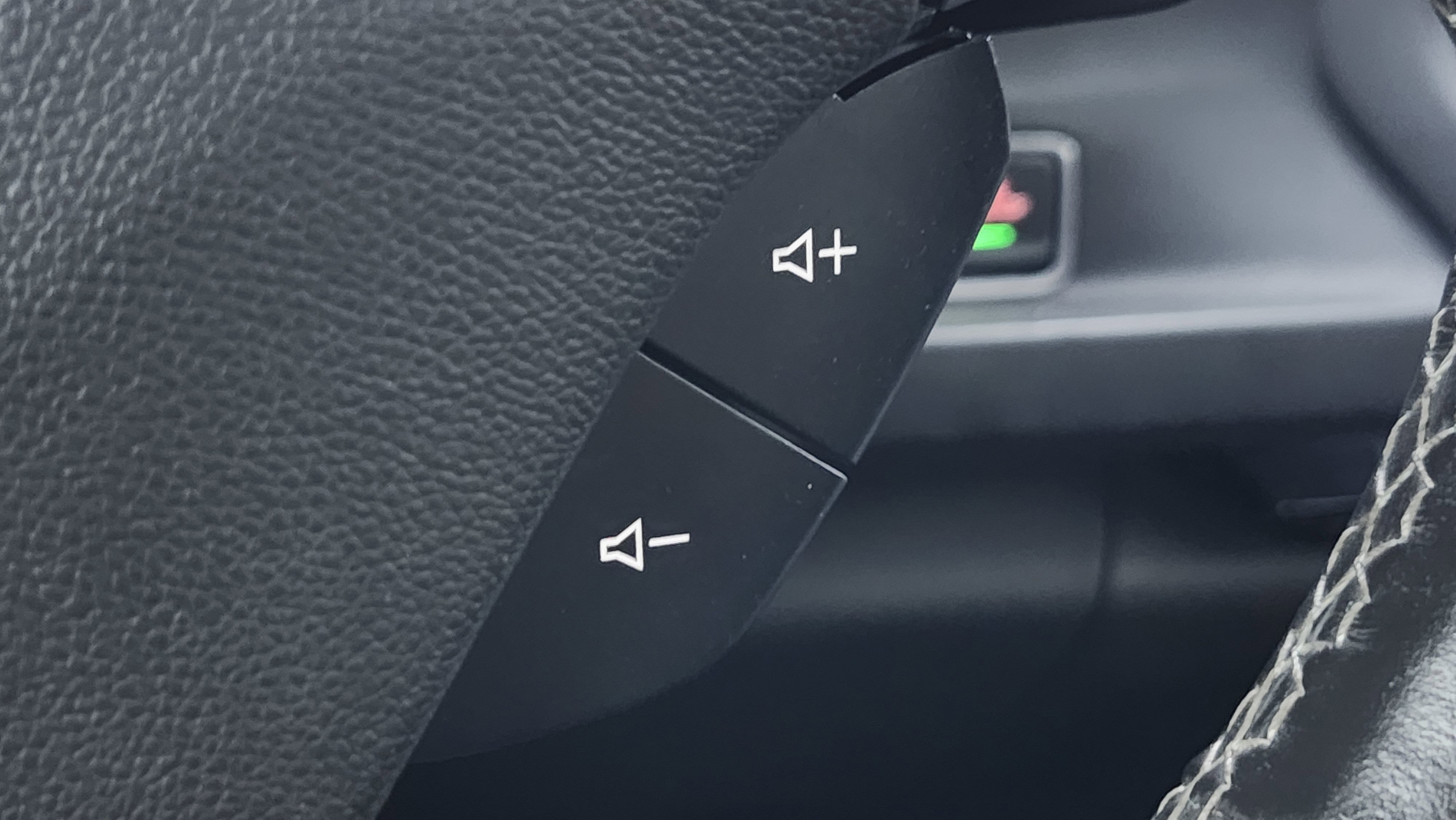 Used 2022 Chevrolet Camaro LT image 31