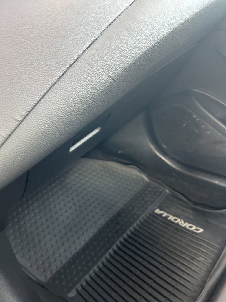 Used 2020 Toyota Corolla LE image 22