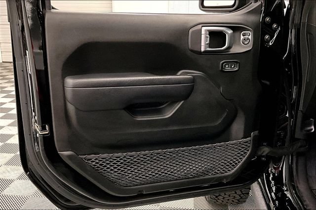 Used 2023 Jeep Gladiator Mojave w/ Trailer Tow Package AWD/4WD image 22