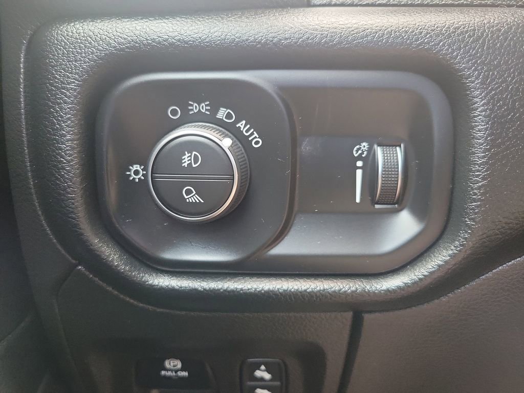 Used 2021 RAM 1500 Big Horn AWD/4WD image 25