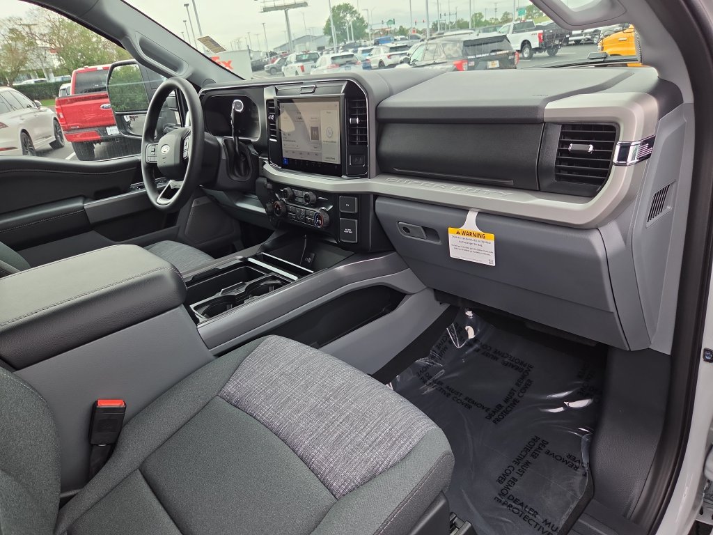New 2026 Ford F250 XLT w/ XLT Premium Package AWD/4WD image 23