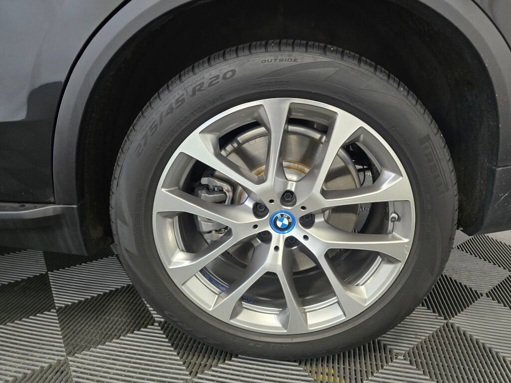 Used 2025 BMW X5 xDrive50e image 21