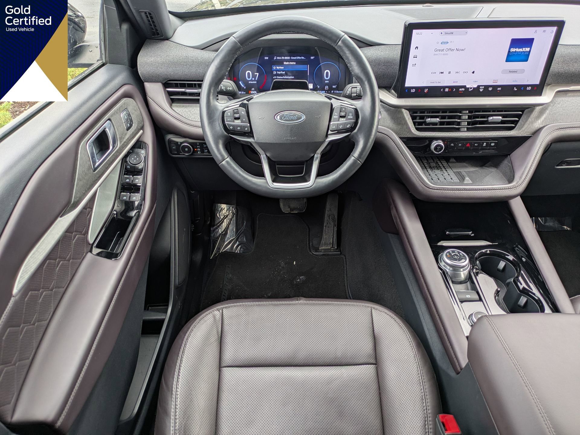 Certified 2025 Ford Explorer Platinum w/ LUX Leather Package image 21