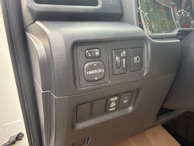 Used 2022 Toyota 4Runner SR5 Premium w/ Moonroof Package RWD image 34