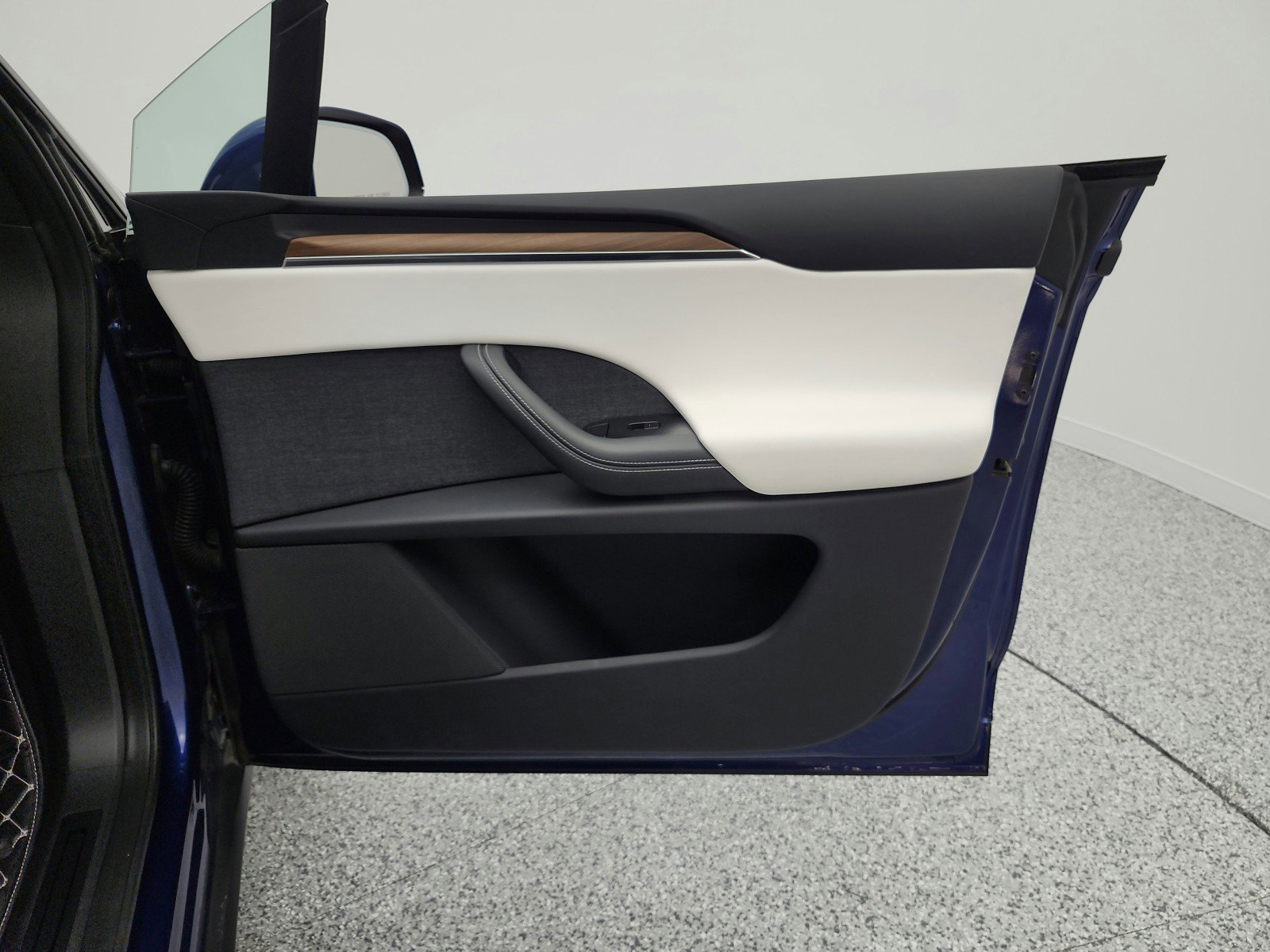 Used 2024 Tesla Model X image 20